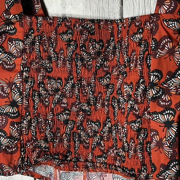 O.L.M. Smocked butterfly print cropped top size XL - Picture 6 of 6